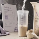 Pourquoi prendre de la whey : shaker de protéines et poudre de whey